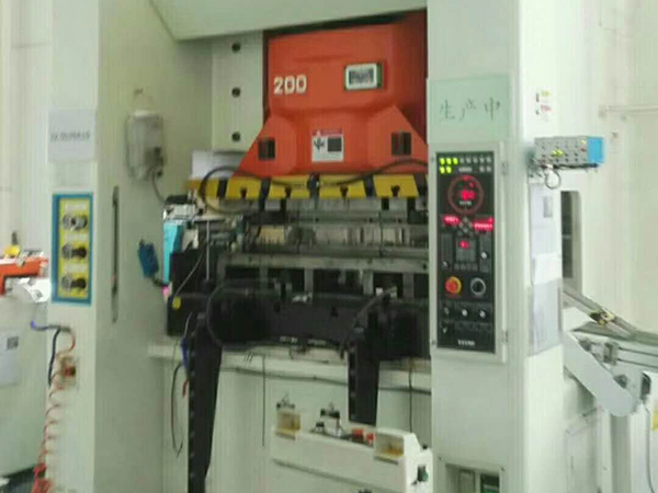 變頻器運(yùn)用在衝床上的實例圖